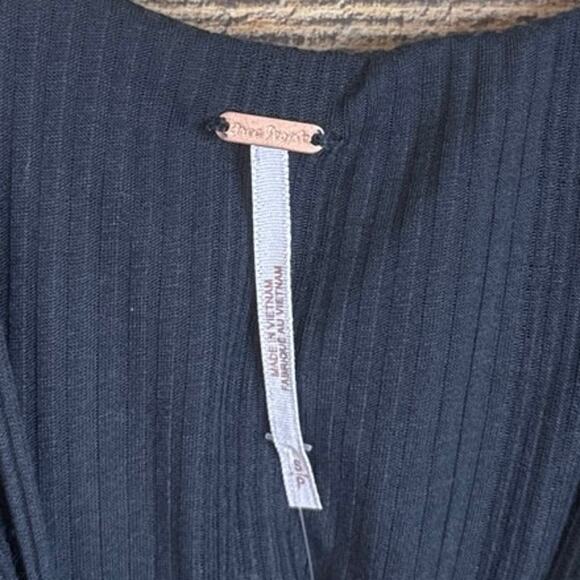 Free People Just A Fling Halter Tank Top Ribbed Bubble Hem Black Size Small - Picture 5 of 8